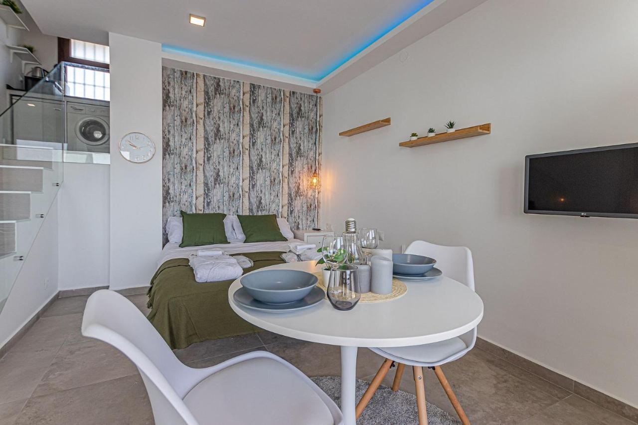 Beachfront With Spectacular Views And Swimming Pool Benalmádena Exterior foto