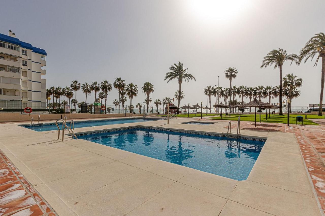 Beachfront With Spectacular Views And Swimming Pool Benalmádena Exterior foto